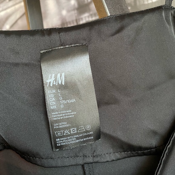 ❤️‍🔥3 for $20❤️‍🔥|Black satin sleepwear large - Picture 3 of 6